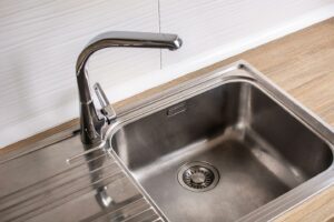 Lavelli e rubinetteria in cucina